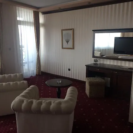 Hotel The Mill / Melnicata